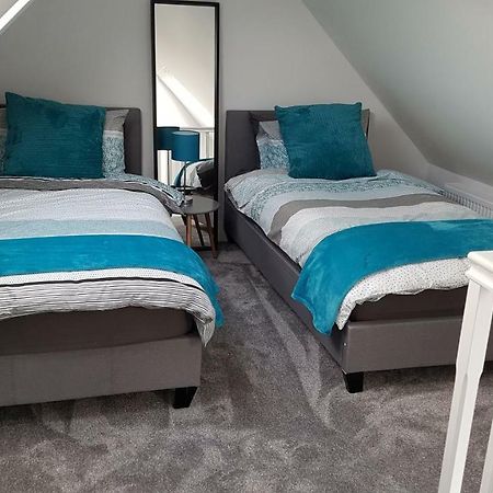 2 Serviced Apartments In Childwall-South Liverpool - Each Apartment Sleeps 6 Dış mekan fotoğraf