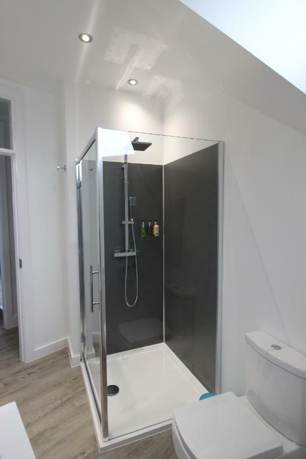 2 Serviced Apartments In Childwall-South Liverpool - Each Apartment Sleeps 6 Dış mekan fotoğraf
