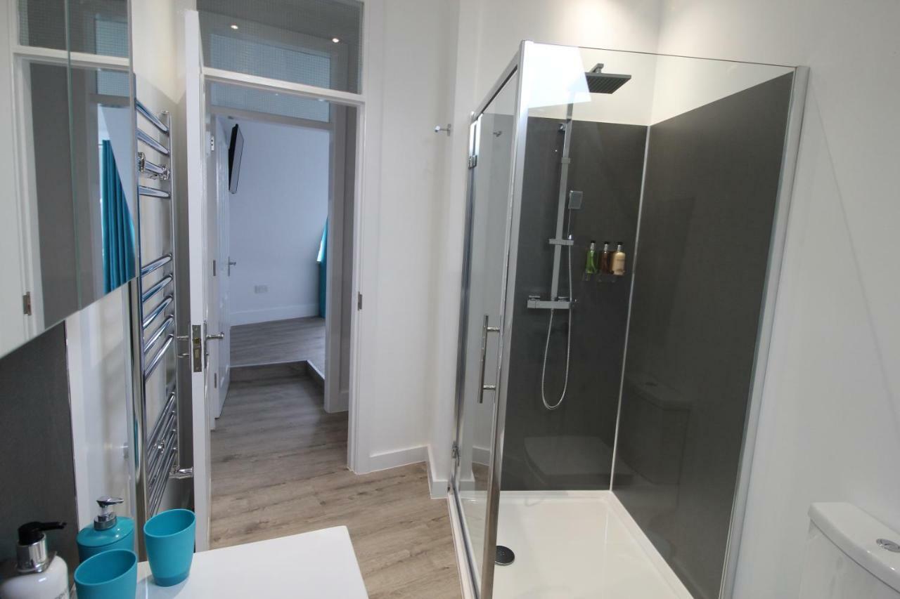 2 Serviced Apartments In Childwall-South Liverpool - Each Apartment Sleeps 6 Dış mekan fotoğraf